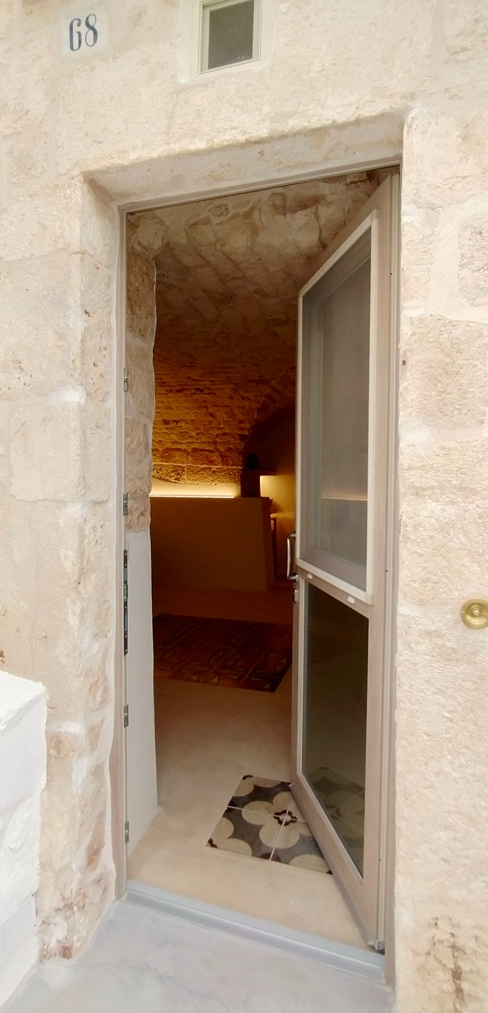 Ingresso del monolocale Colle dei Monaci 68